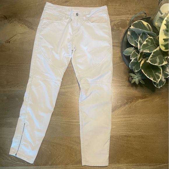 Bogner Skinny Khaki Pants - Picture 2 of 10